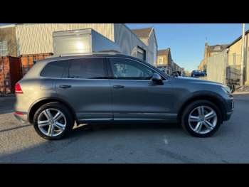Used Volkswagen Touareg 2016 for sale - 74086311: Photo