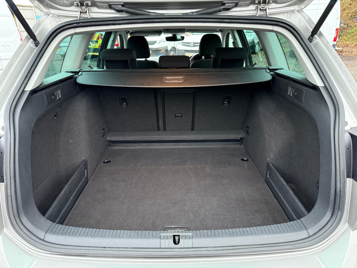 Used Volkswagen Golf 2017 for sale - 76672647: Photo 21