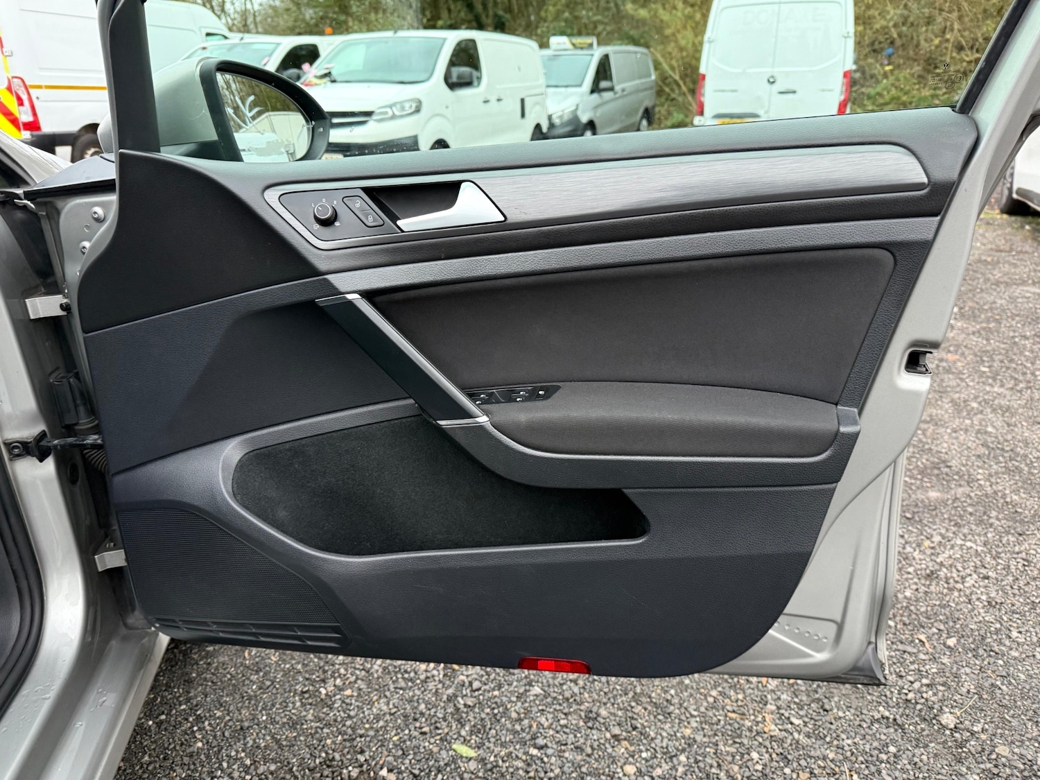 Used Volkswagen Golf 2017 for sale - 76672647: Photo 23