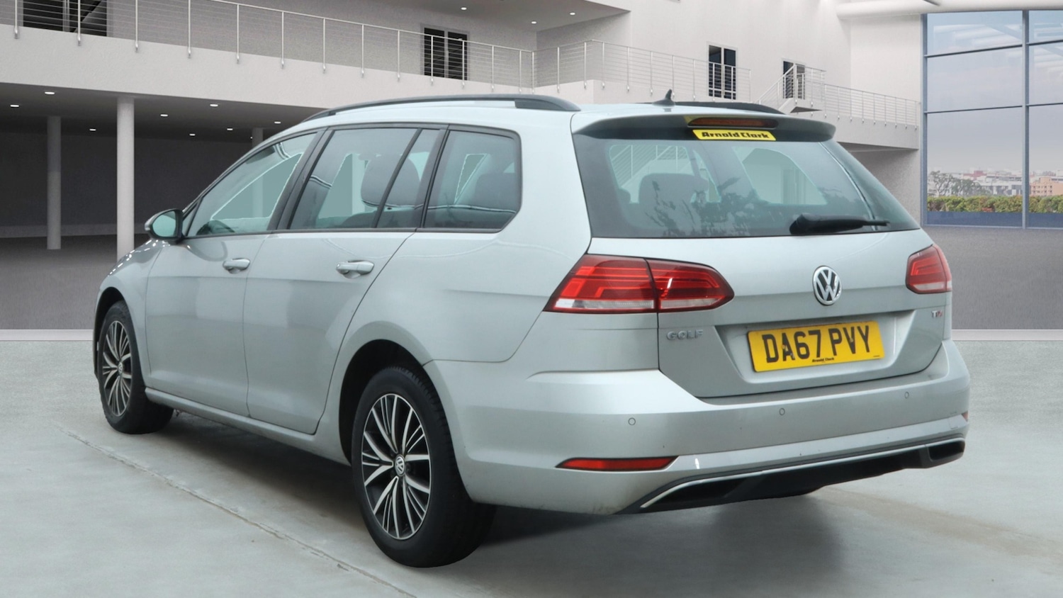 Used Volkswagen Golf 2017 for sale - 76672647: Photo 4