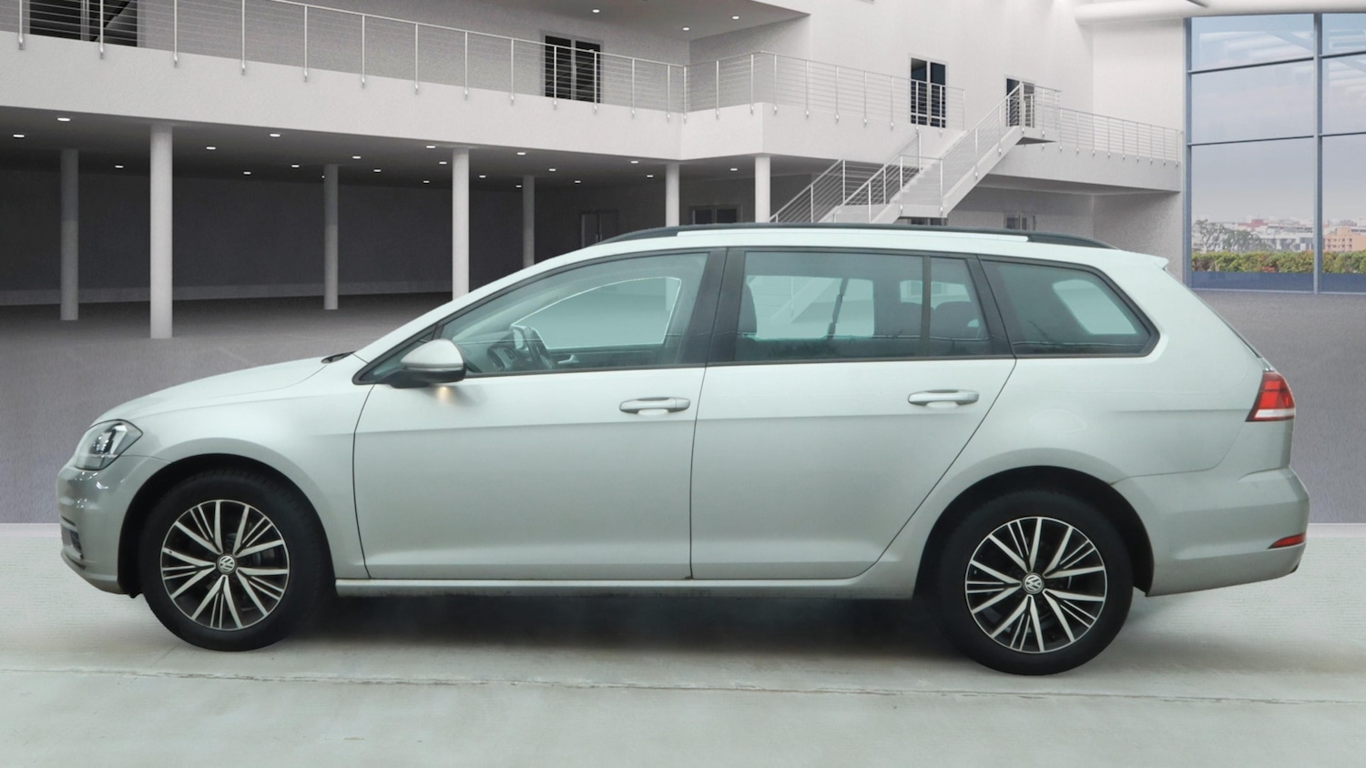 Used Volkswagen Golf 2017 for sale - 76672647: Photo 6