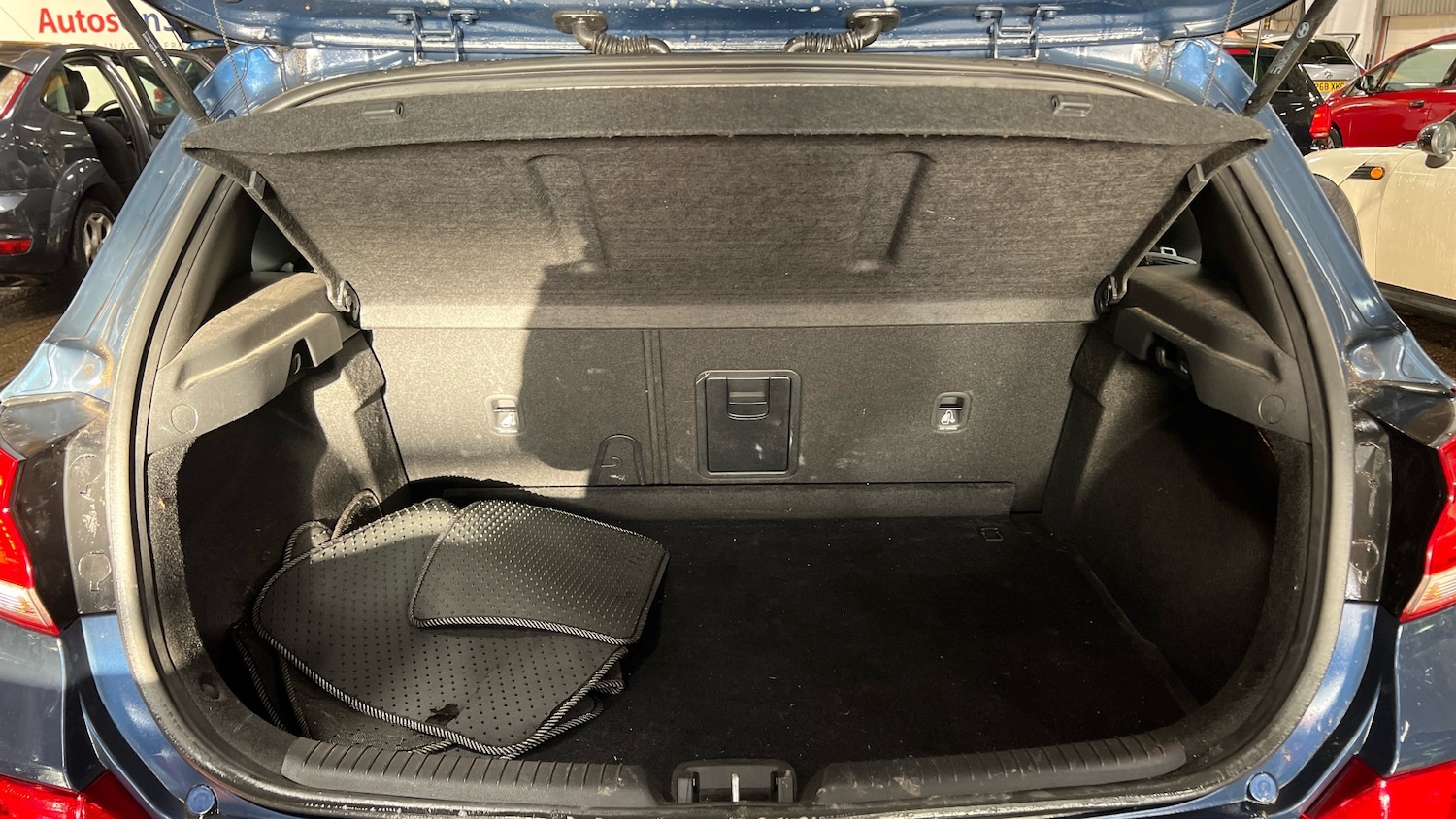 Used Hyundai i30 2017 for sale - 76941865: Photo 8