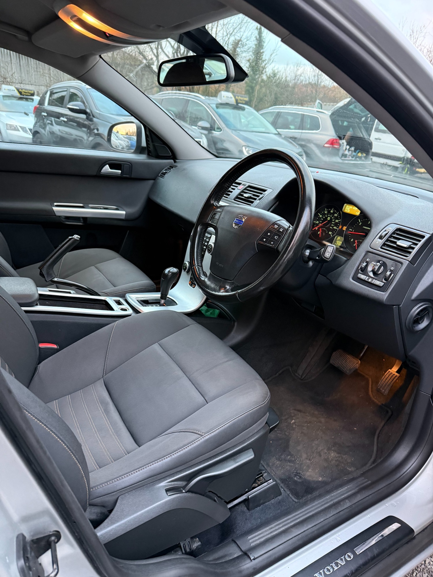 Used Volvo V50 2011 for sale - 77033127: Photo 10