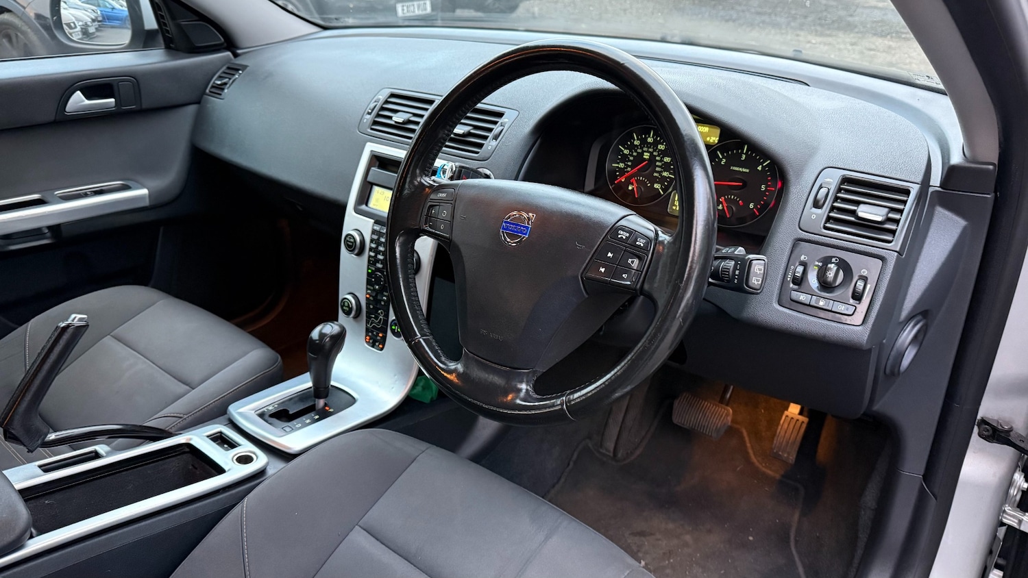 Used Volvo V50 2011 for sale - 77033127: Photo 11