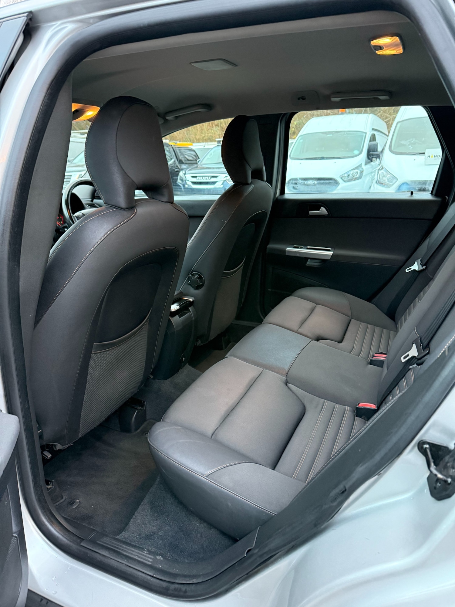 Used Volvo V50 2011 for sale - 77033127: Photo 19