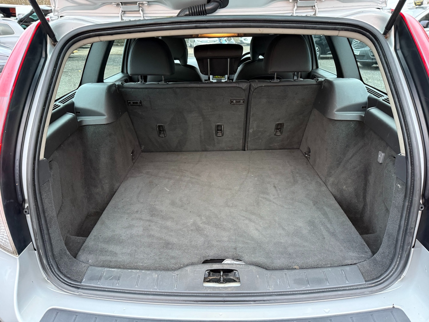 Used Volvo V50 2011 for sale - 77033127: Photo 21