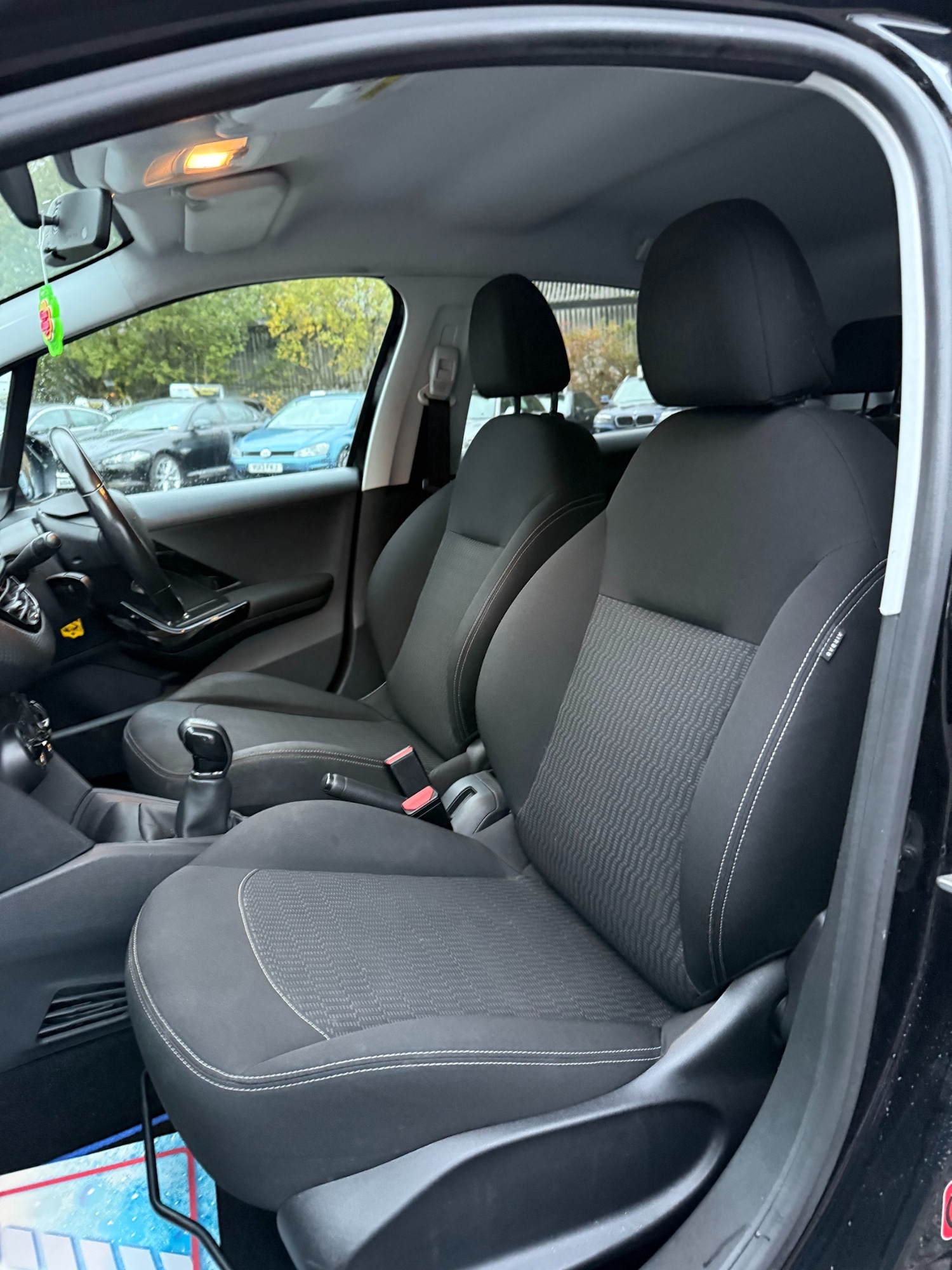 Used Peugeot 208 2017 for sale - 76879525: Photo 15