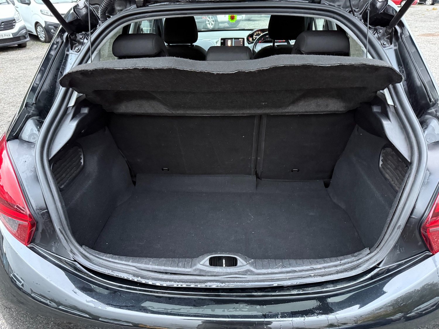 Used Peugeot 208 2017 for sale - 76879525: Photo 21