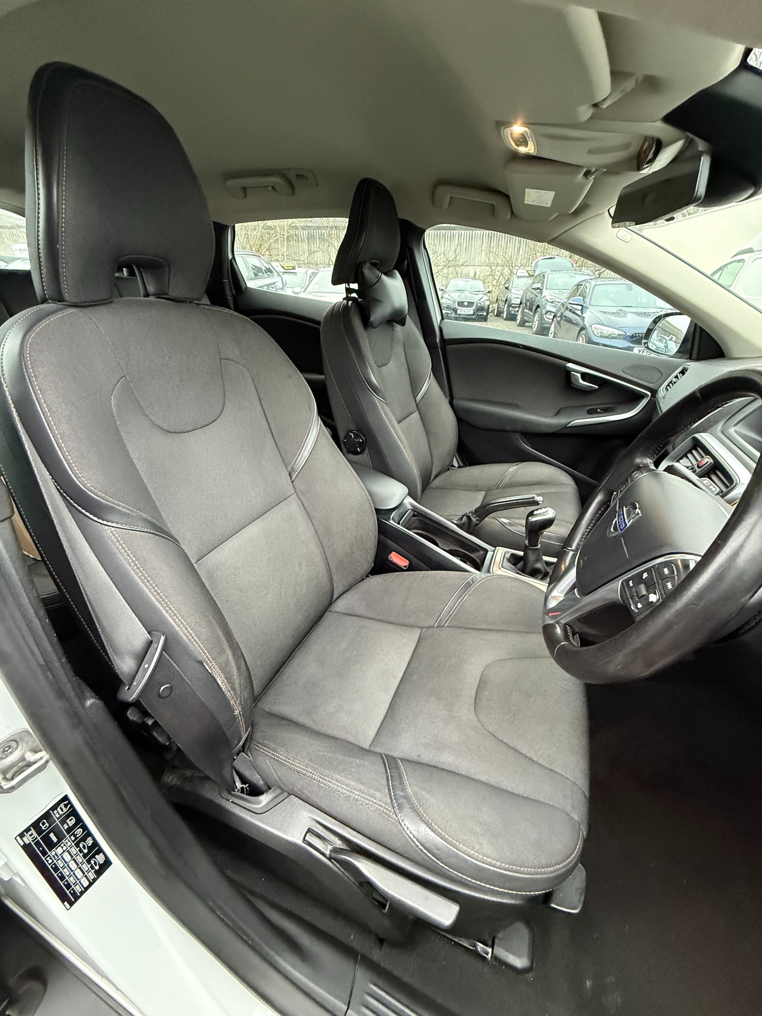 Used Volvo V40 2015 for sale - 77258677: Photo 10