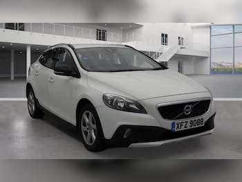 Used Volvo V40 2015 for sale - 77258677: Photo