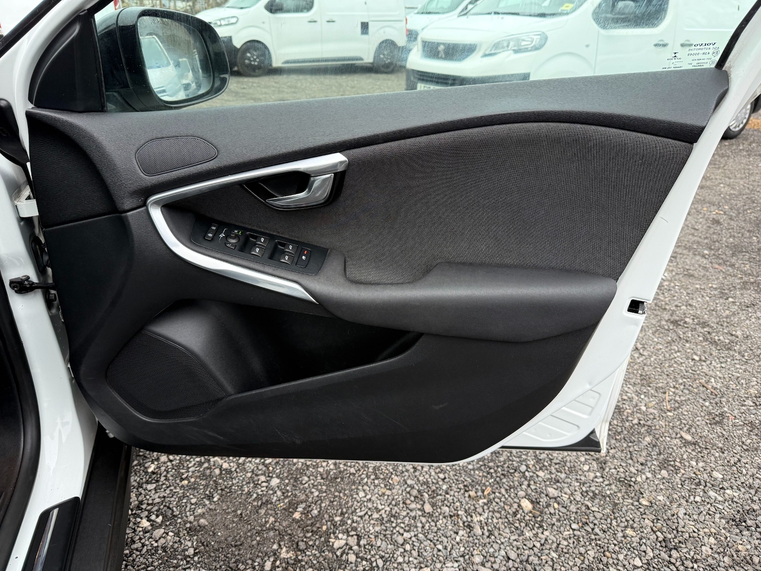 Used Volvo V40 2015 for sale - 77258677: Photo 25