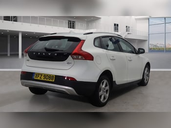 Used Volvo V40 2015 for sale - 77258677: Photo