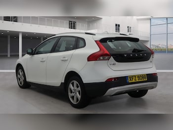 Used Volvo V40 2015 for sale - 77258677: Photo
