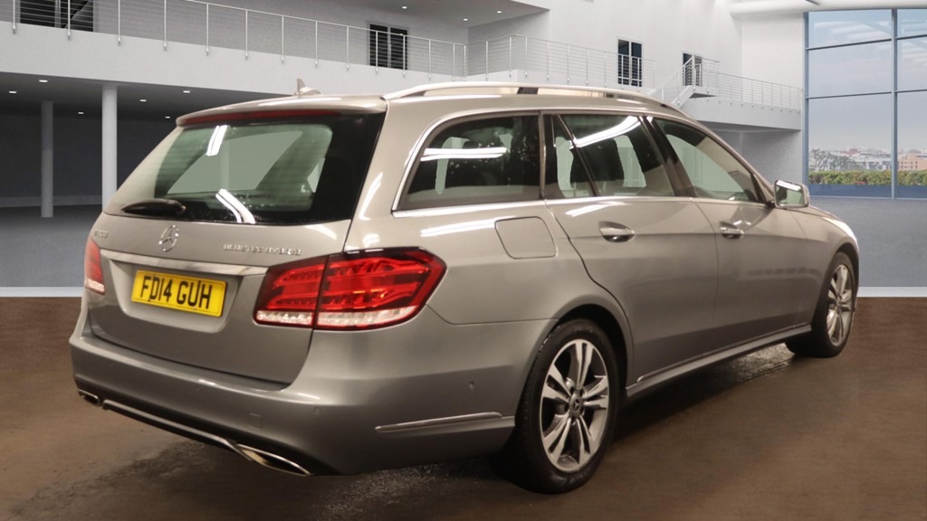 Used Mercedes-Benz E Class 2014 for sale - 77296595: Photo 4