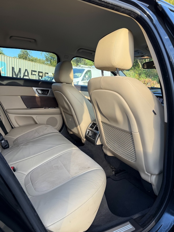 Used Jaguar XF 2013 for sale - 76128841: Photo 18