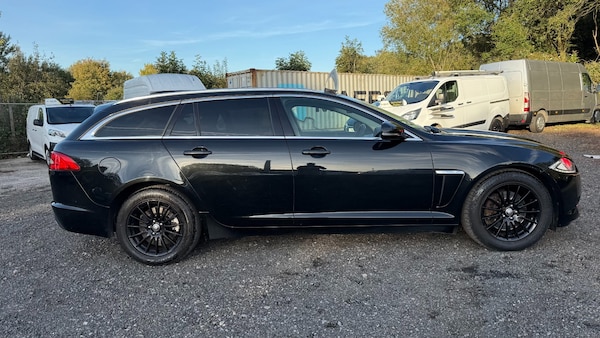 Used Jaguar XF 2013 for sale - 76128841: Photo 4