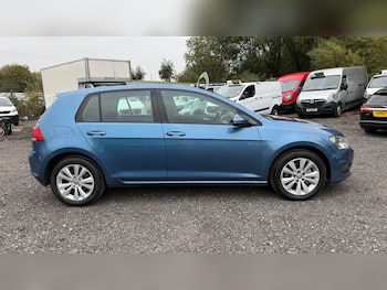 Used Volkswagen Golf 2013 for sale - 77037052: Photo