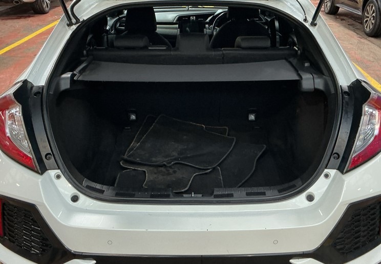 Used Honda Civic 2018 for sale - 77746725: Photo 8