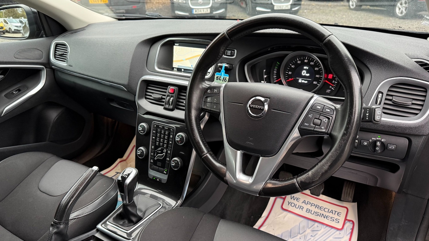 Used Volvo V40 2016 for sale - 76867032: Photo 11