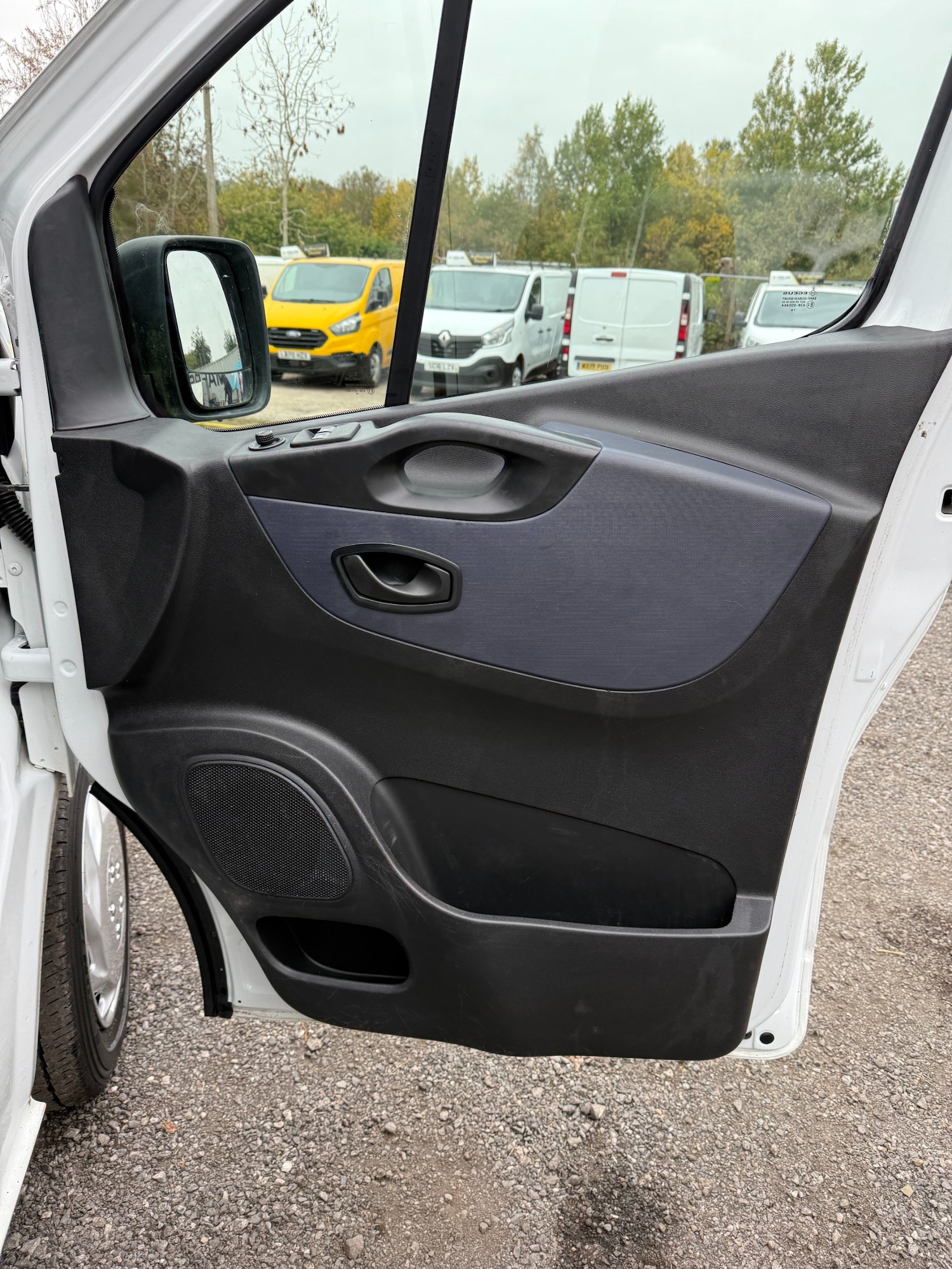 Used Vauxhall Vivaro 2016 for sale - 76253635: Photo 17