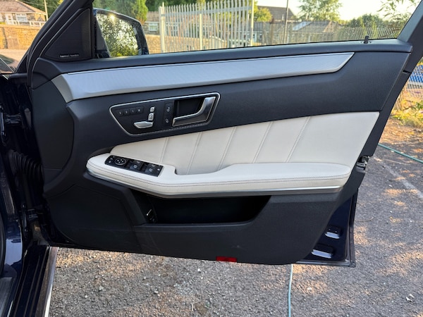Used Mercedes-Benz E-Class 2014 for sale - 75488895: Photo 28
