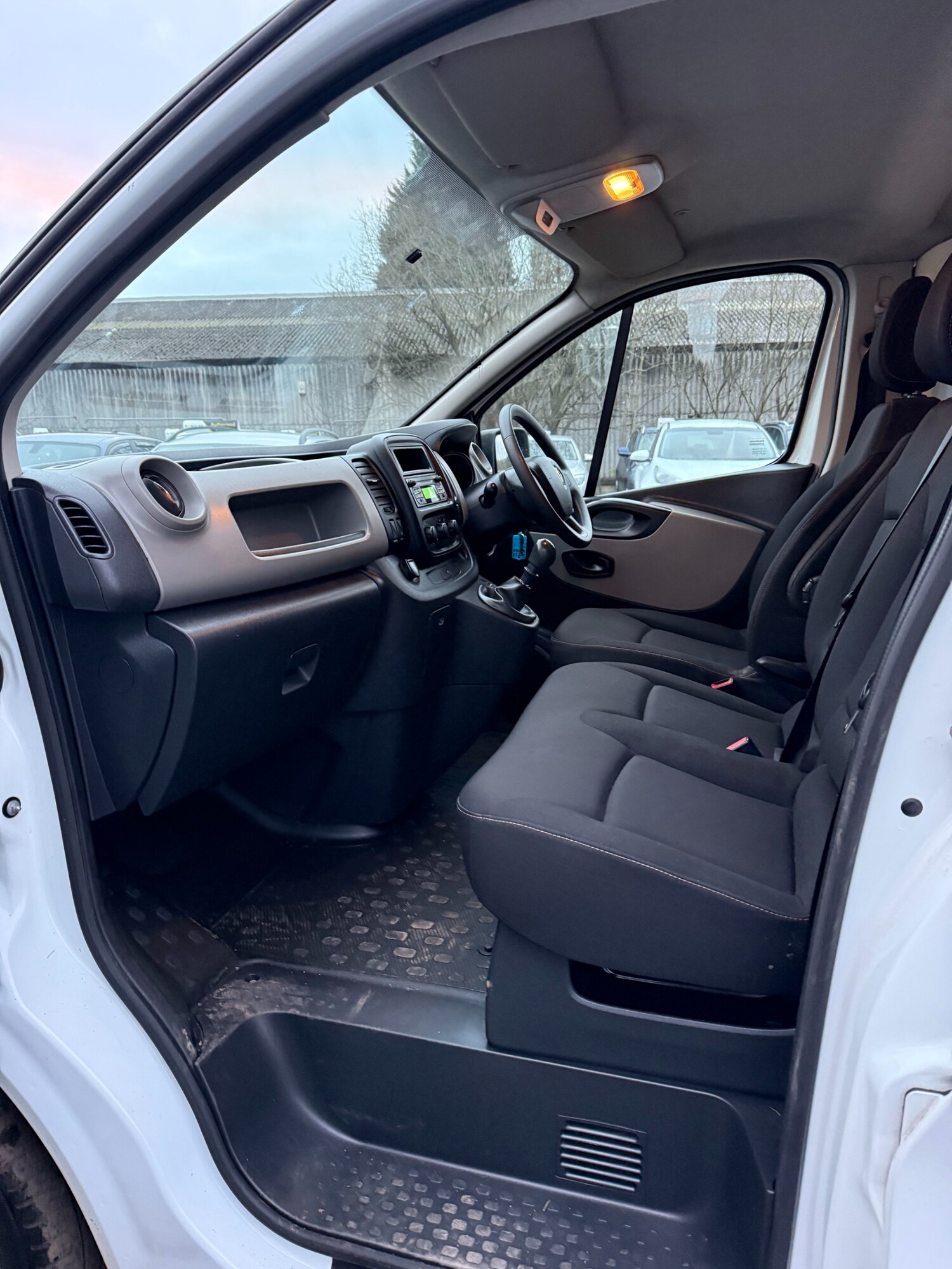 Used Renault Trafic 2017 for sale - 78038826: Photo 16