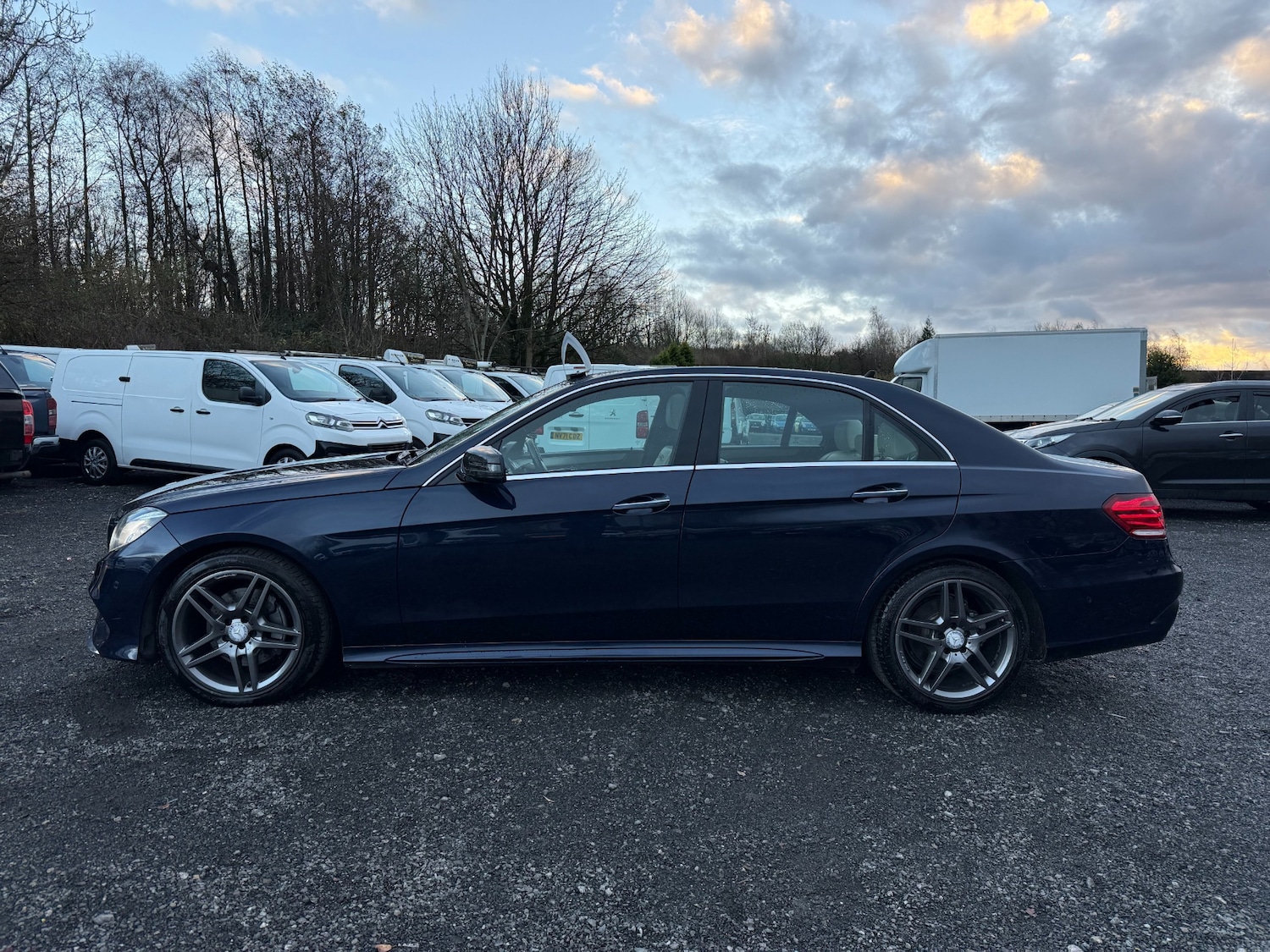 Used Mercedes-Benz E Class 2014 for sale - 76877876: Photo 5