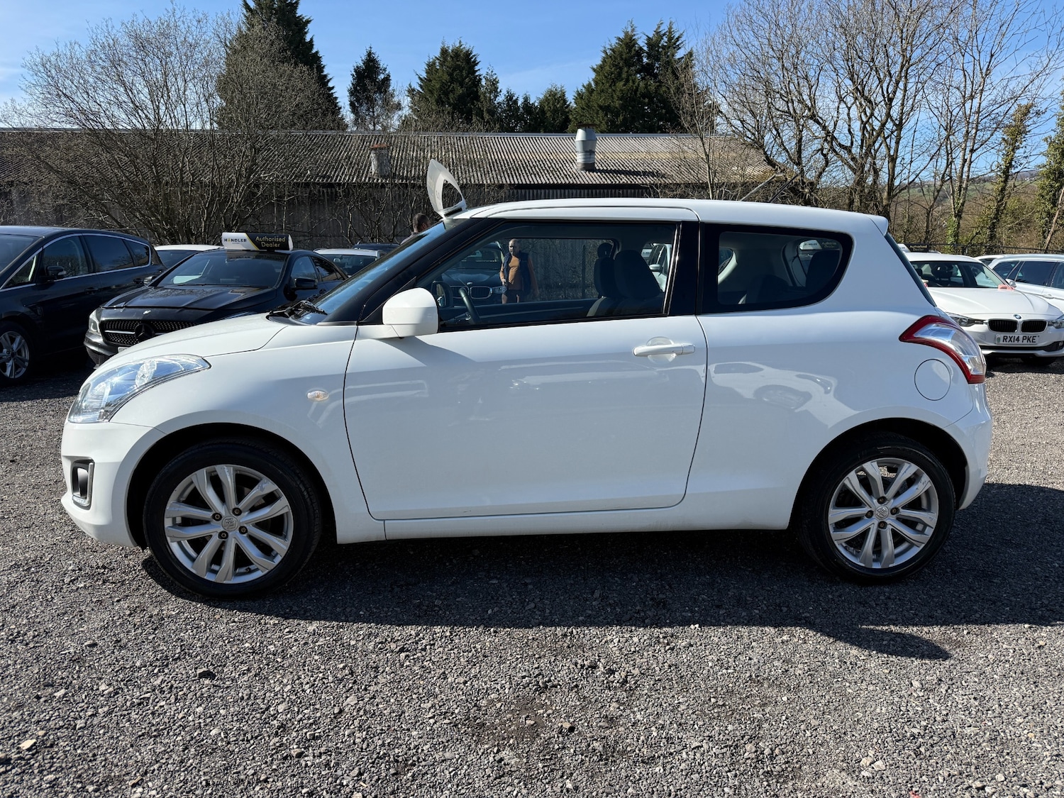 Used Suzuki Swift 2014 for sale - 77932333: Photo 5