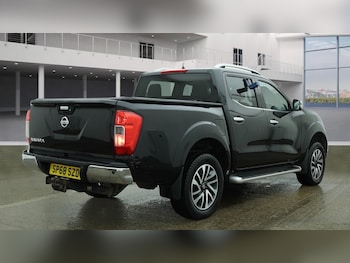 Used Nissan Navara 2018 for sale - 77851019: Photo