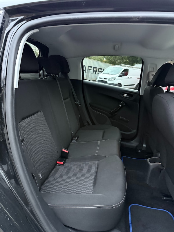 Used Peugeot 208 2017 for sale - 76243936: Photo 17