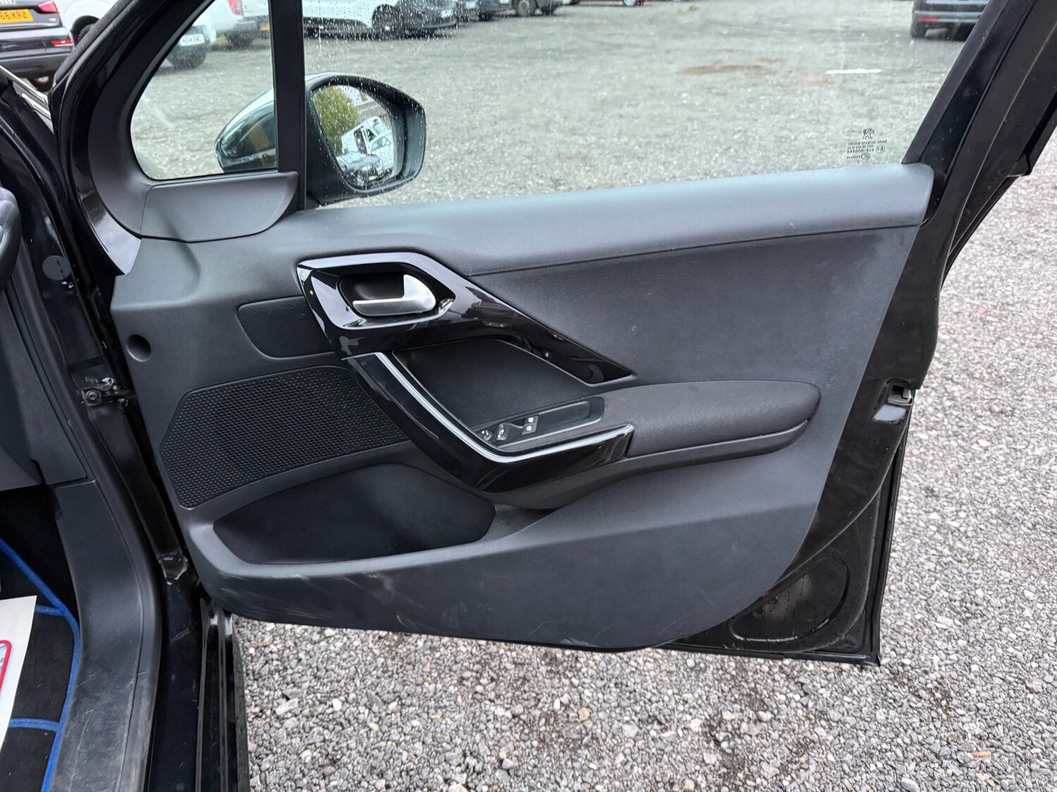 Used Peugeot 208 2017 for sale - 76243936: Photo 21