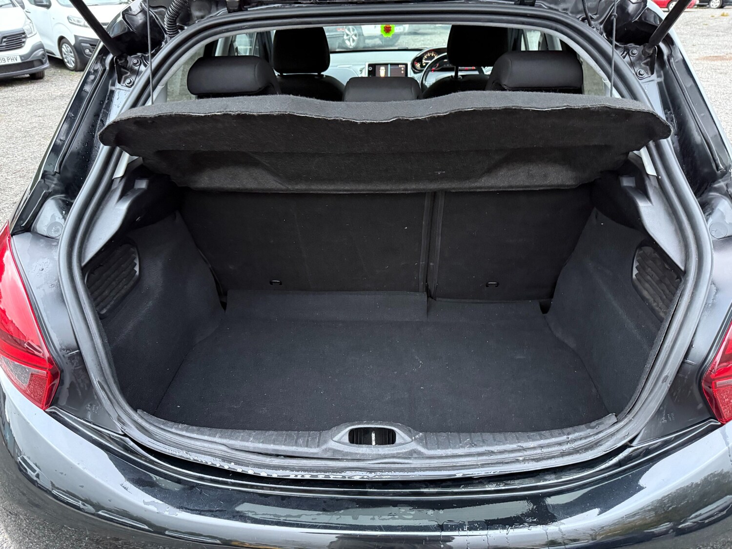 Used Peugeot 208 2017 for sale - 76243936: Photo 22