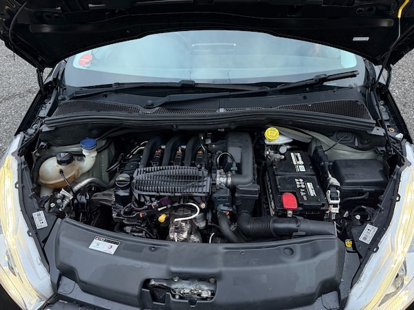 Used Peugeot 208 2017 for sale - 76243936: Photo 23