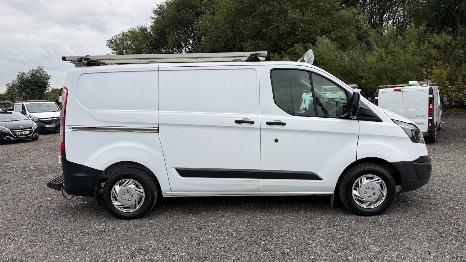 Used Ford Transit Custom 2017 for sale - 75698918: Photo 4
