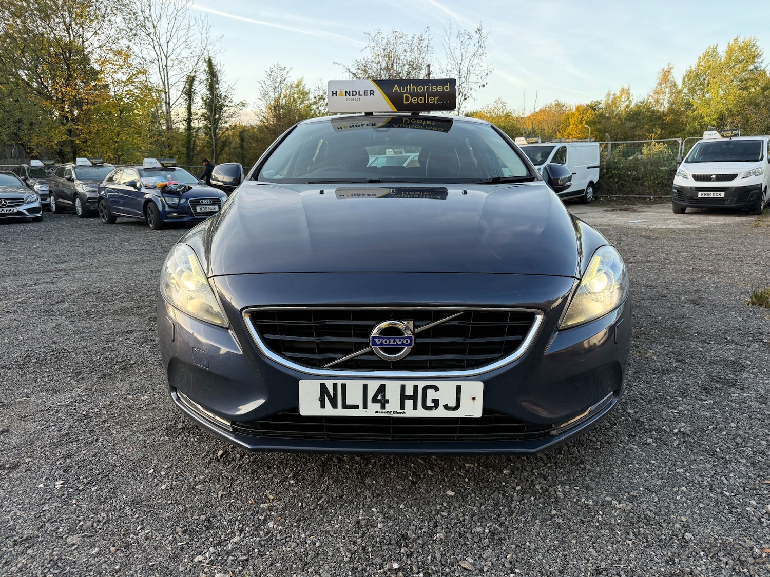 Used Volvo V40 2014 for sale - 77353627: Photo 2