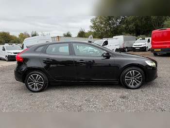 Used Volvo V40 2016 for sale - 76168355: Photo