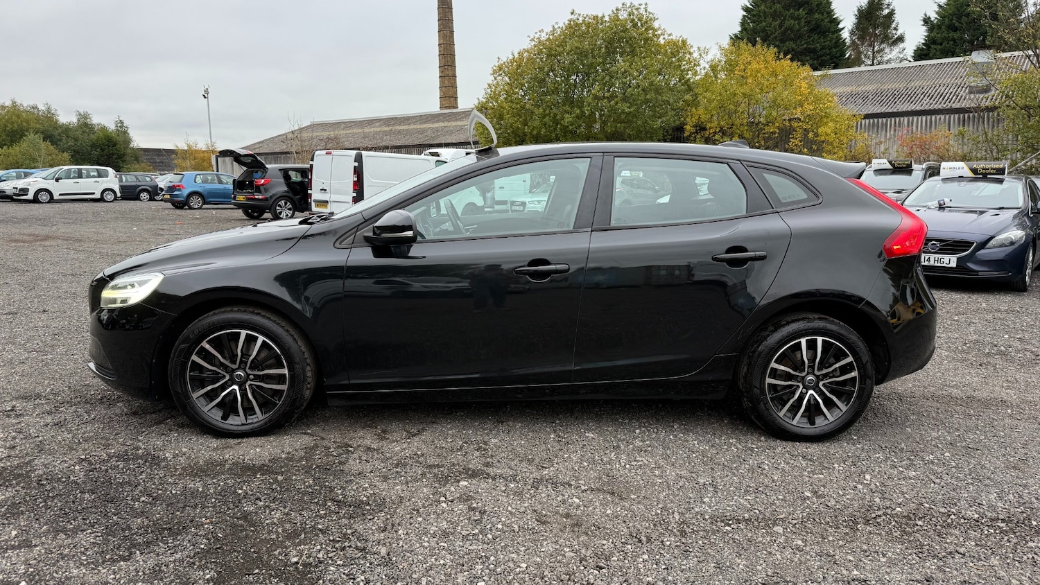 Used Volvo V40 2016 for sale - 76168355: Photo 5