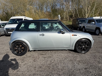 Used MINI Hatch 2004 for sale - 77998777: Photo