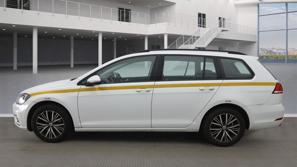 Used Volkswagen Golf 2018 for sale - 77930962: Photo 6