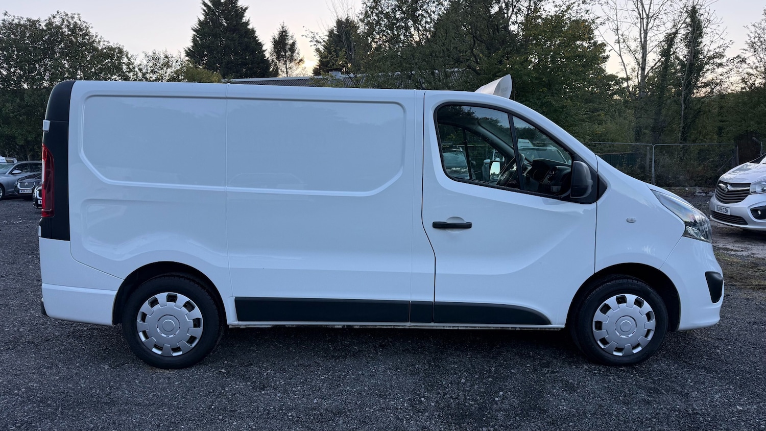Used Vauxhall Vivaro 2019 for sale - 75955204: Photo 4