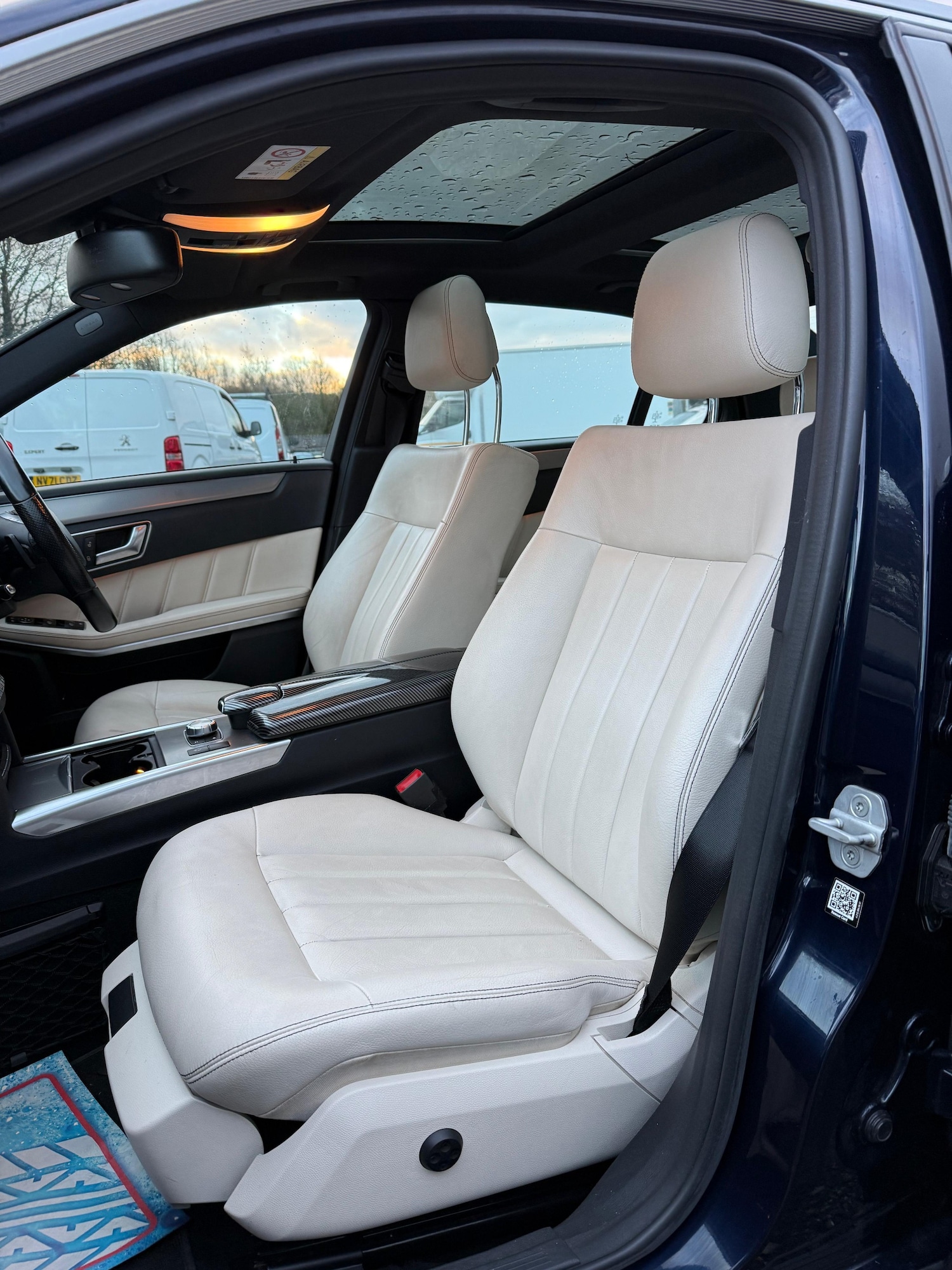 Used Mercedes-Benz E Class 2014 for sale - 76244020: Photo 16