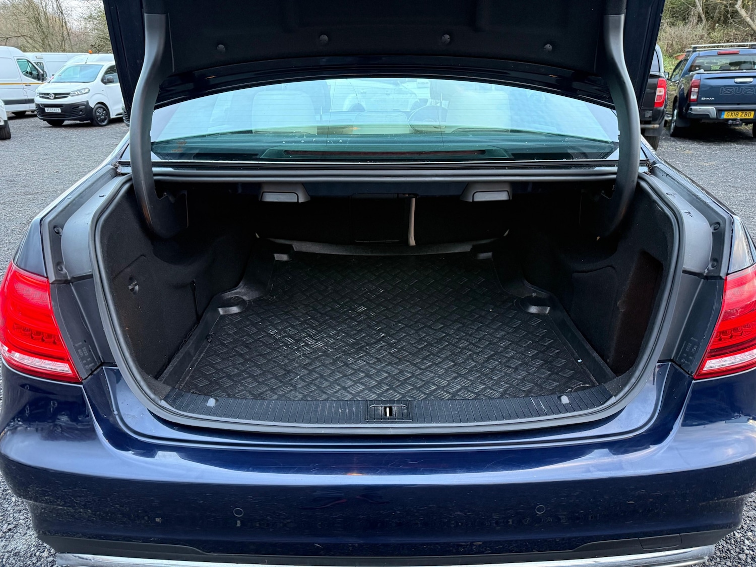 Used Mercedes-Benz E Class 2014 for sale - 76244020: Photo 23