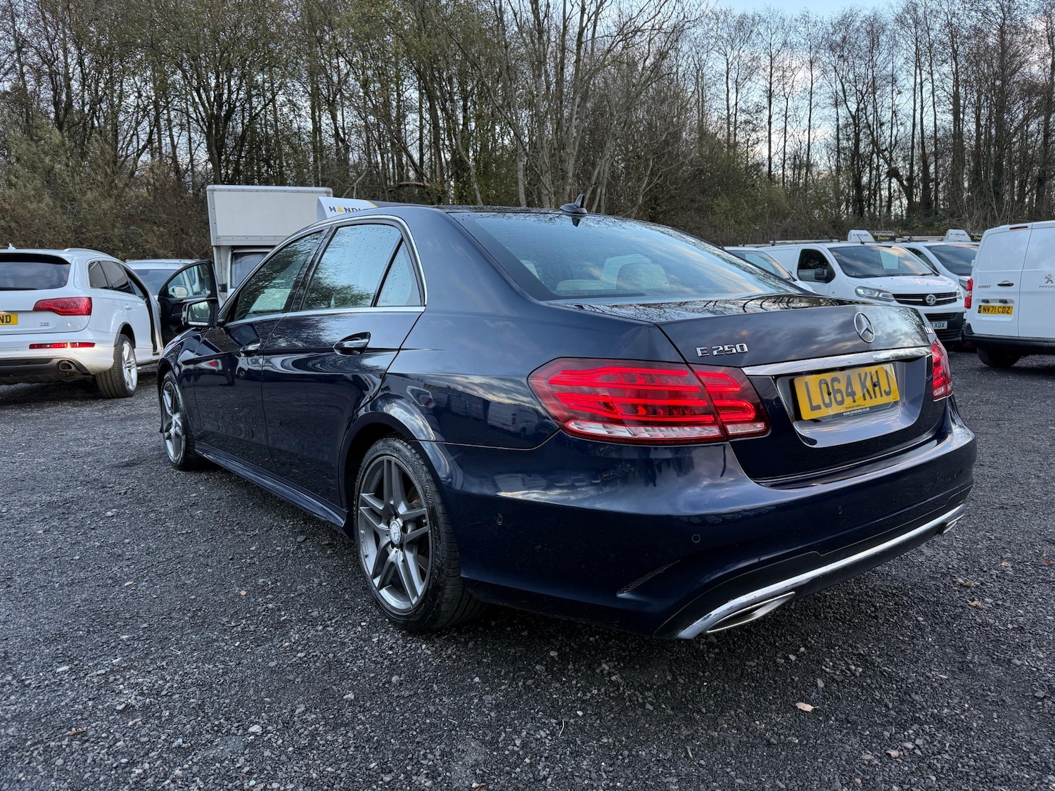 Used Mercedes-Benz E Class 2014 for sale - 76244020: Photo 8