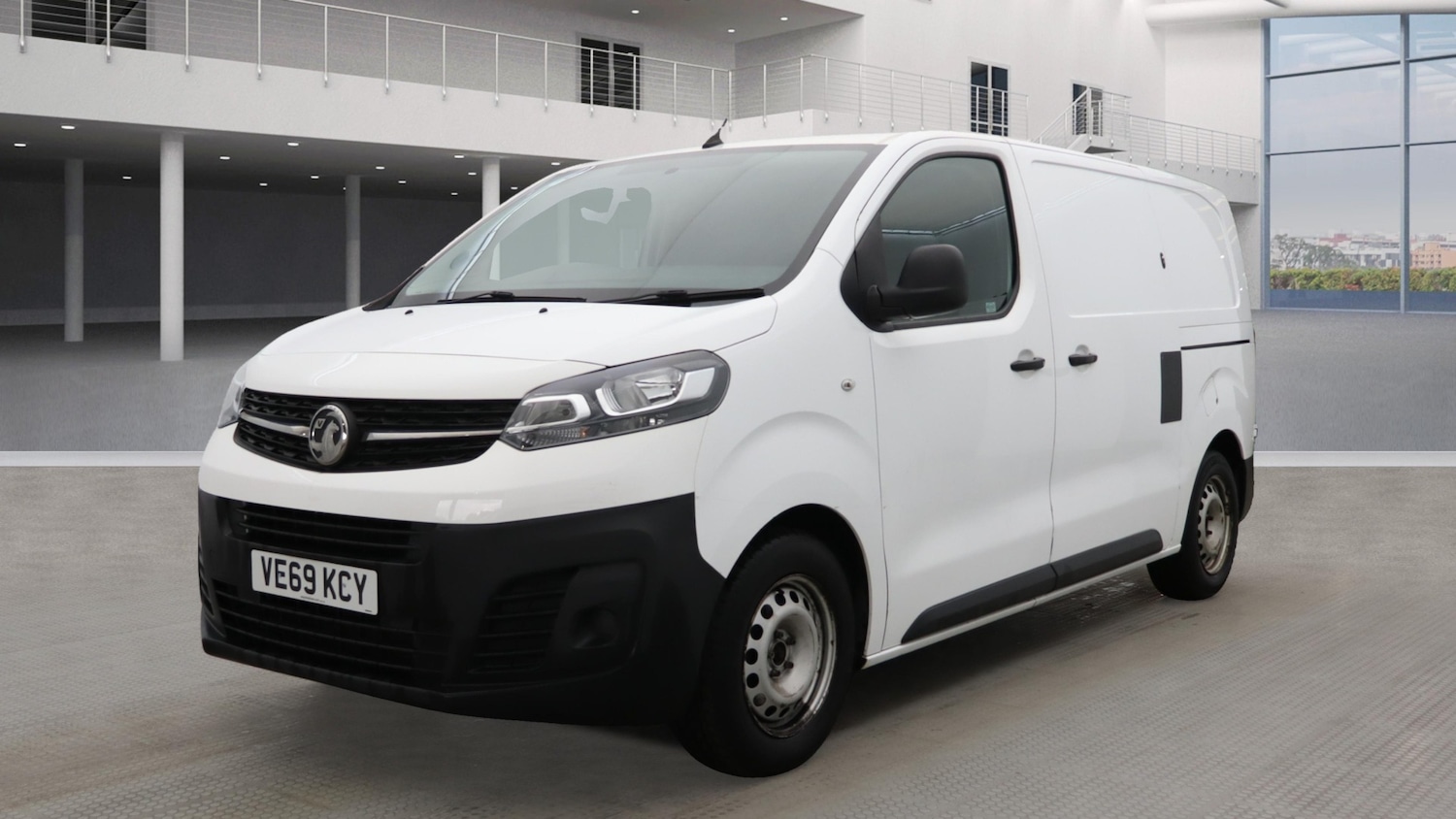 Used Vauxhall Vivaro 2019 for sale - 76504901: Photo 2