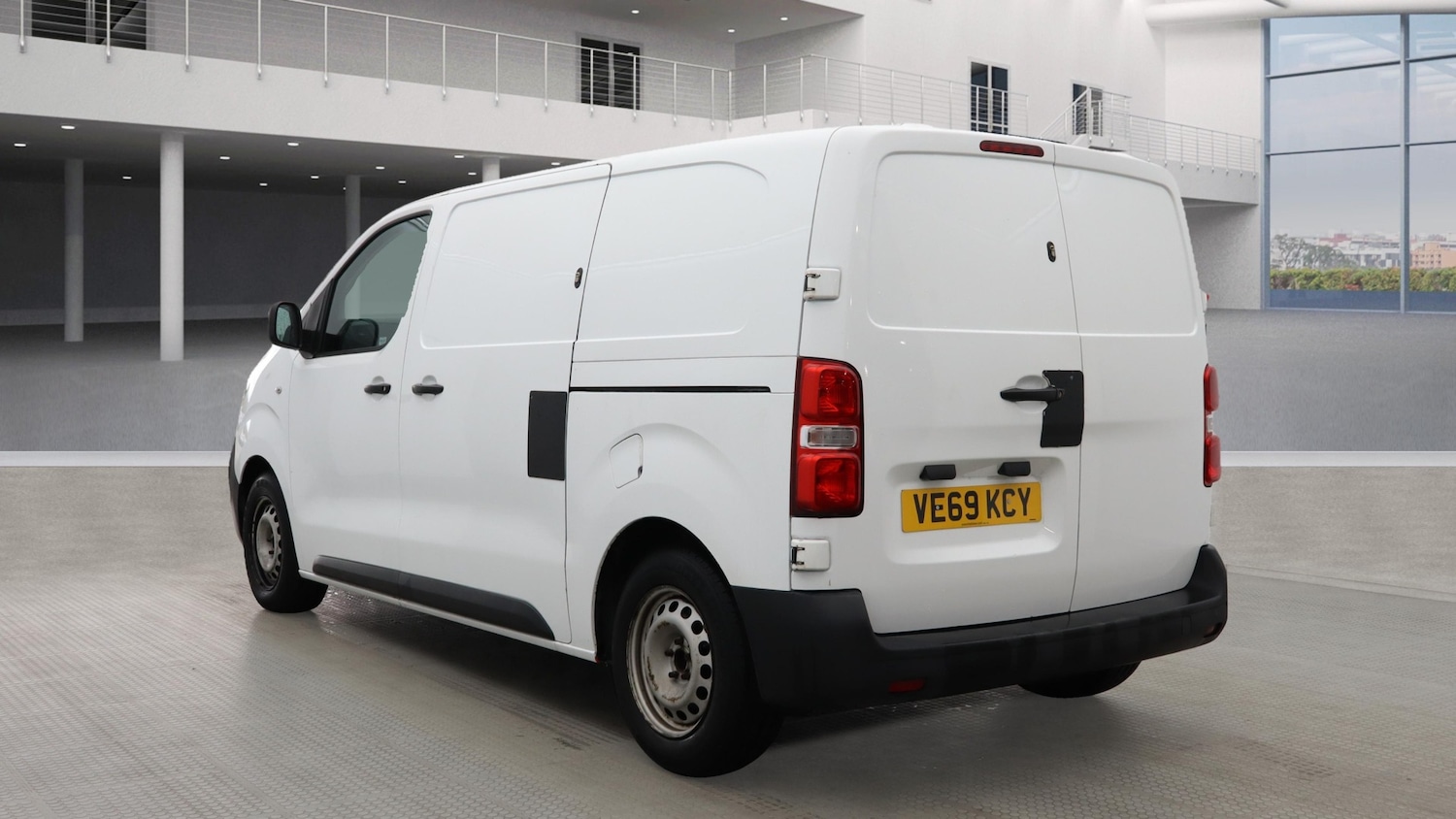 Used Vauxhall Vivaro 2019 for sale - 76504901: Photo 4
