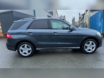 Used Mercedes-Benz M-Class 2013 for sale - 76075833: Photo 4