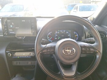 Used Toyota Yaris Cross 2022 for sale - 77234892: Photo