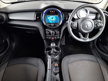 Used MINI Hatch 2019 for sale - 79113020: Photo