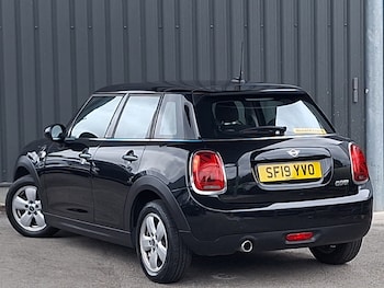 Used MINI Hatch 2019 for sale - 79113020: Photo
