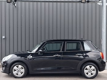Used MINI Hatch 2019 for sale - 79113020: Photo